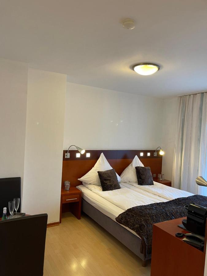 Griffin Am Neumarkt Hotel