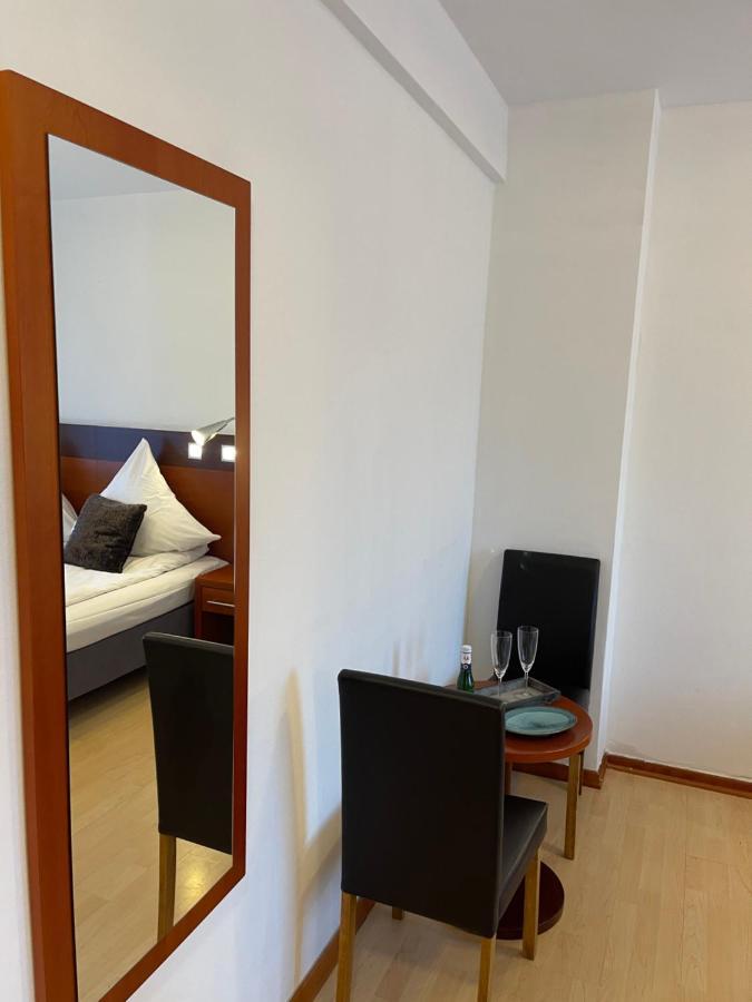Griffin Am Neumarkt Hotel 3*