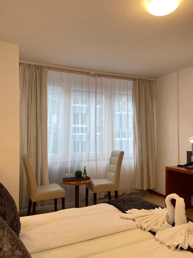 Hotel Griffin Am Neumarkt 3*